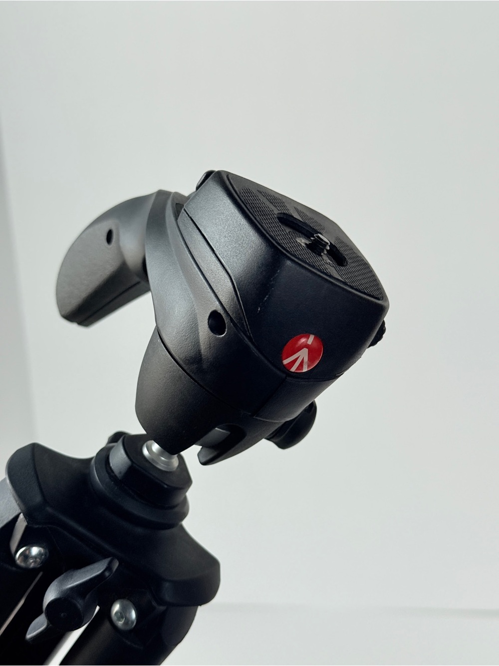 Manfrotto Black Camera Tripod with 3-Way Head - Picture 8 of 15